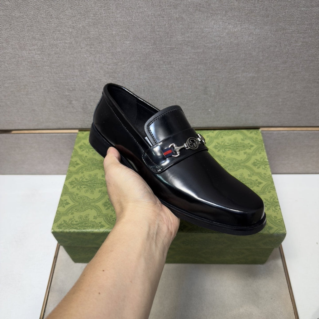Gucci Black Metal-Hardware Loafers — model